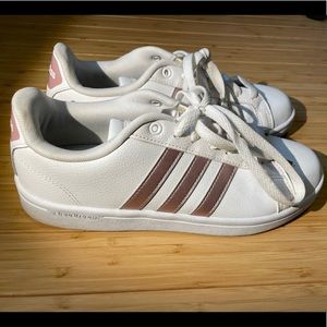 Adidas Grand Court White/Metallic Pink  No crease in the toe box!